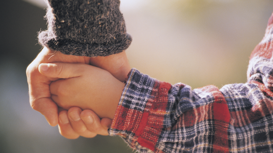 Comment détecter les premiers signes de troubles DYS chez votre enfant ?